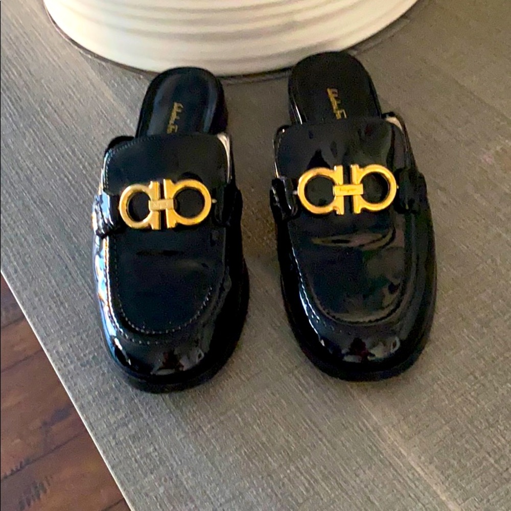 Black patent slides